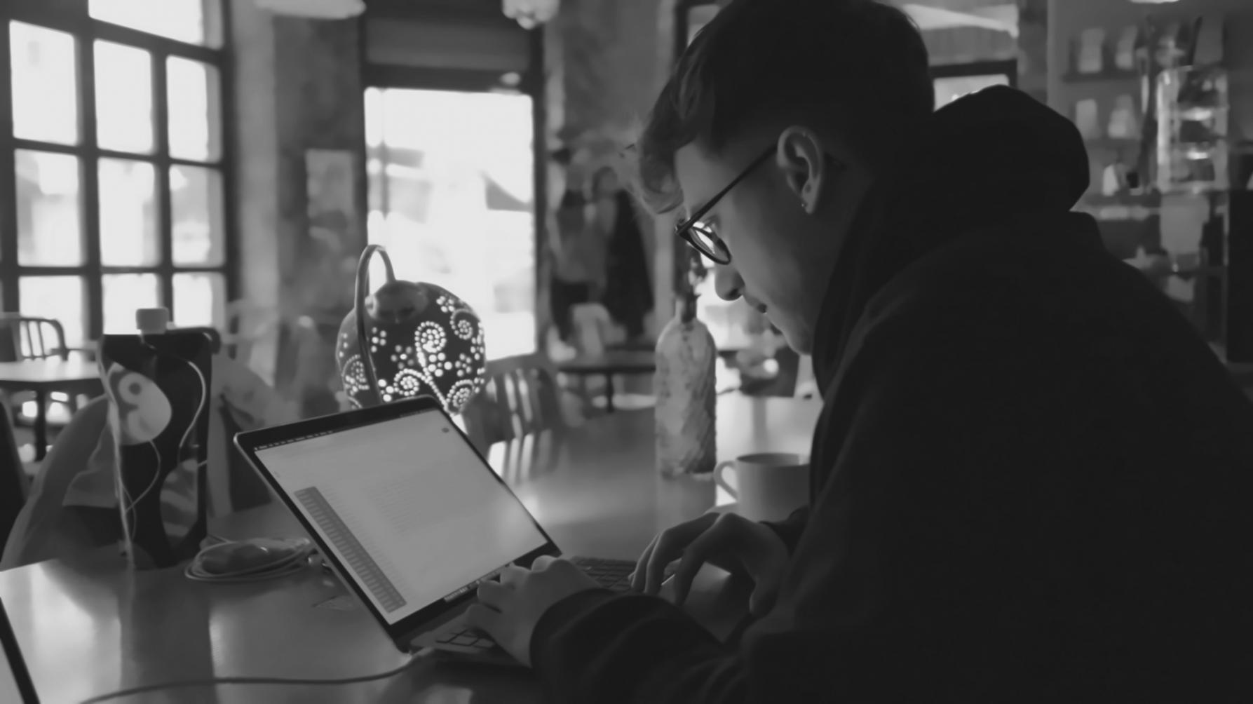 Création d'outils de gestion financière sur ordinateur portable